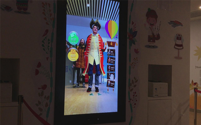 上海大世界體感虛擬換衣系統(tǒng)